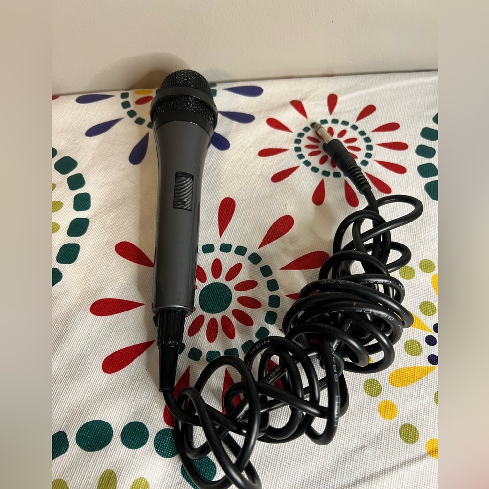 Microphone Long Cord Plug in On/Off Switch High Grade Low Noise Black Mic